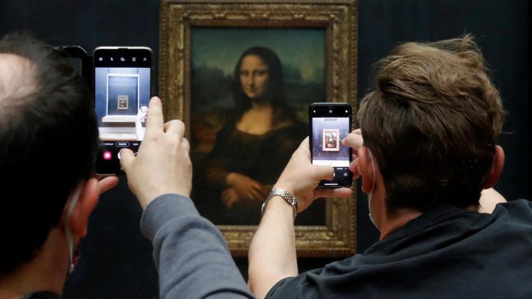 Now, no need to fly to Paris to experience The Louvre’s magic !