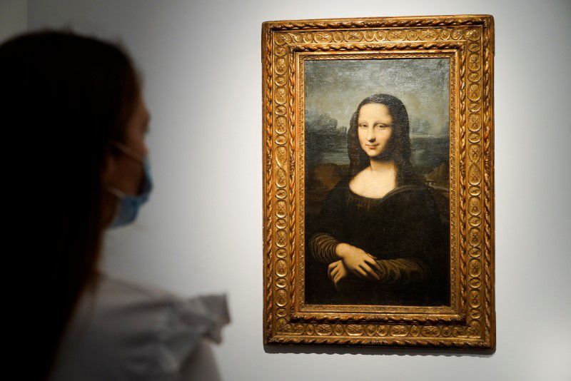 ‘Hekking Mona Lisa’ on sale, an Eiffel Tower illusion, and unseen Basquiats on show