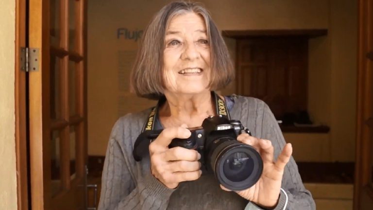 Lourdes Grobet, Mexican artist and photographer who intimately chronicled the lives of traditional wrestlers, dies at 81