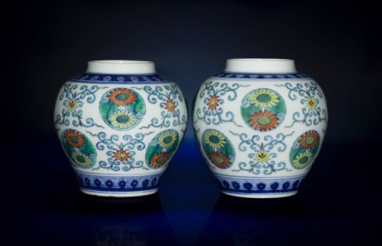 Two Miniature Qing Dynasty Jars That Were Purchased at a UK Thrift Shop for $25 Have Just Sold at Auction for More than $74,000.