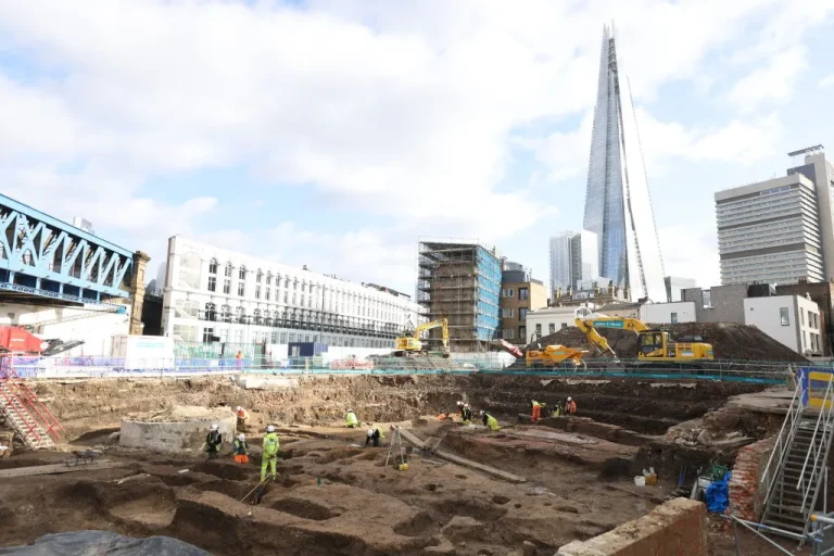 Tapestry of Past: Roman Remains Under London City