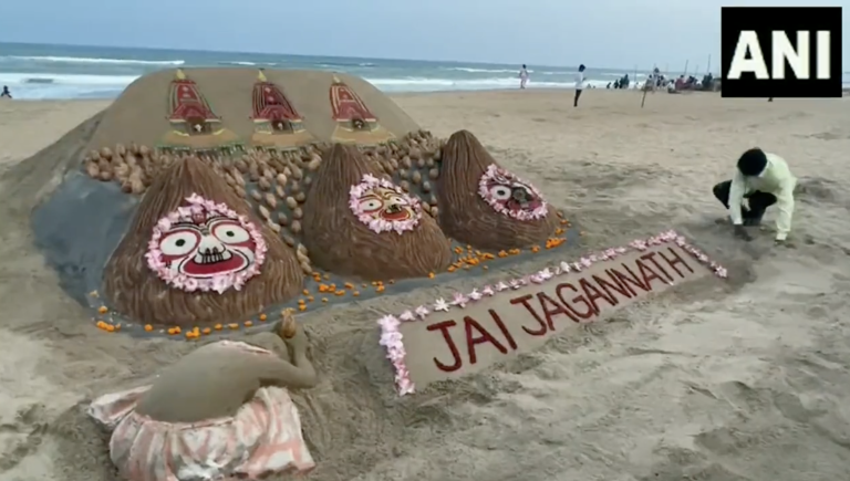 Sand Artist Sudarsan Pattnaik Creates  Sand Art to Celebrate Jagannath Rath Yatra in Odisha| Watch