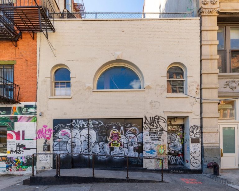 Street Artist Sparks Controversy by Whitewashing Basquiat’s Former Studio