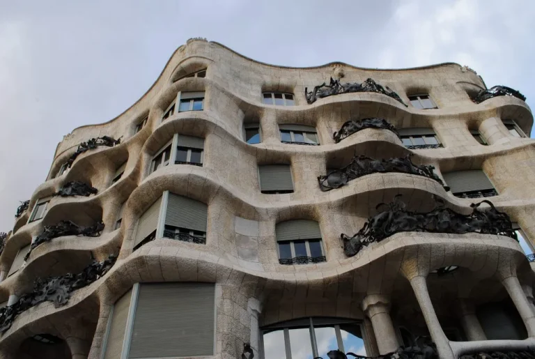 Gaudí’s Architecture: Is it Poetic?