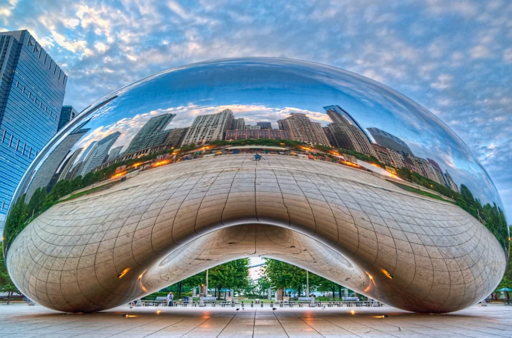 Cloud Gate (2006) by Anish Kapoor 