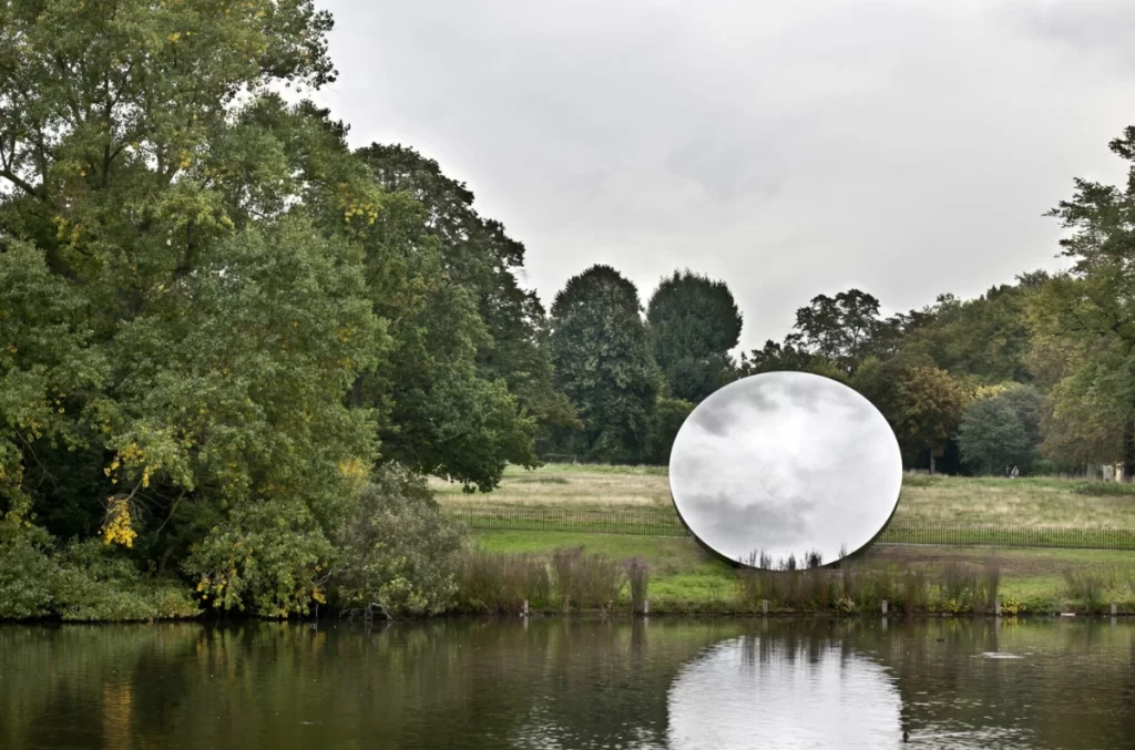 Sky Mirror (1997-2016) by Anish Kapoor 