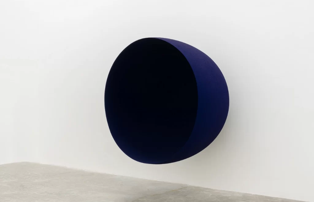 Void (1989) by Anish Kapoor 