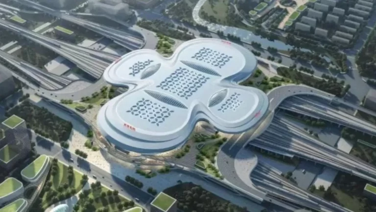 China’s Nanjing Train Station Design Sparks Outrage for Resembling a Sanitary Pad, Ignites Heated Discussions Online