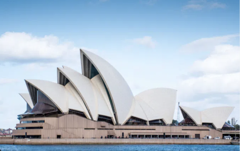 Top 10 Famous Buildings in the World: Icons of Architecture and History