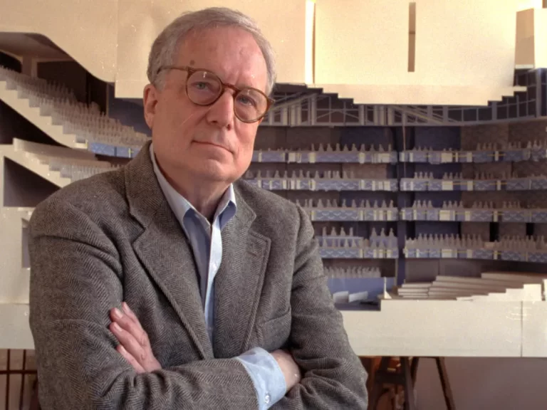 Robert Venturi: Revolutionising Architecture with Complexity and Contradiction