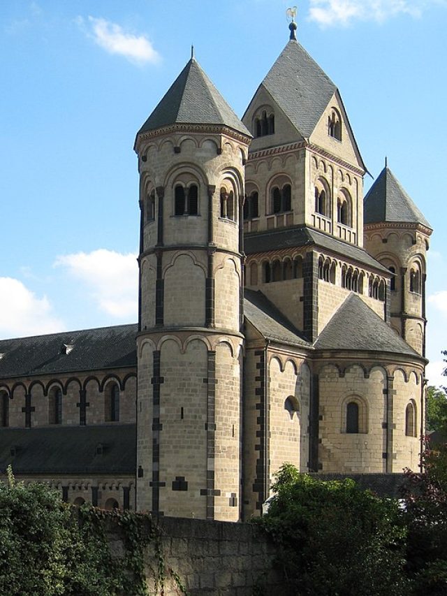 Romanesque Architecture: History and Aesthetics