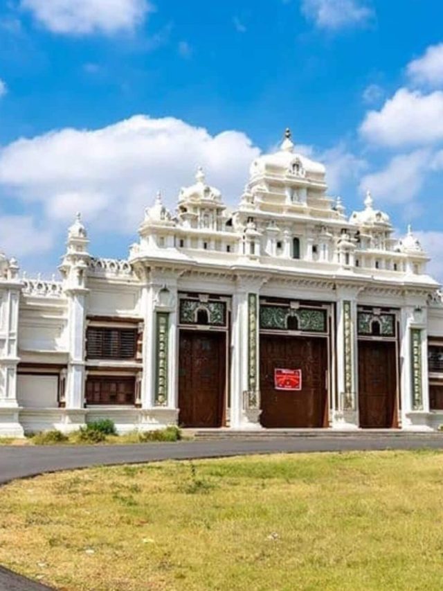 Jaganmohan Palace Art Gallery and Auditorium