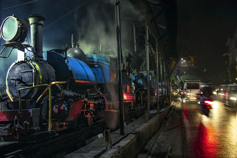 Charting the Famous Trains in the Indian Railway Network