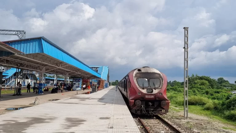 Exploring the Largest Railway Stations in India: A Journey Through Architectural and Operational Marvels