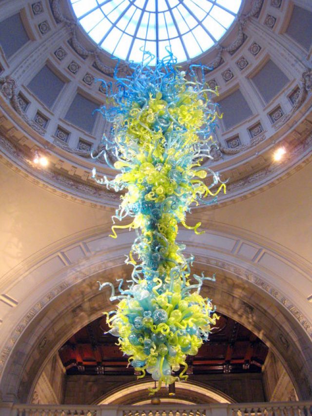 Dale Chihuly: Magician of Light, Color, Glass and Form
