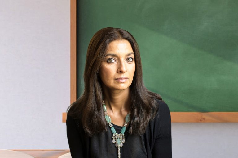 Jhumpa Lahiri Declines Noguchi Museum Award Over Keffiyeh Ban, Sparking Debate on Artistic Freedom