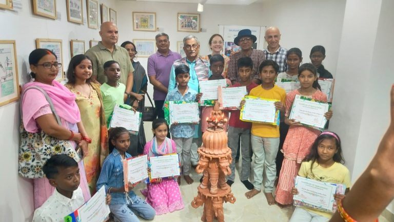 Varanasi Government Primary Schools Voice Out in ‘Bapu Ki Paatshala’ Child Art Exhibition