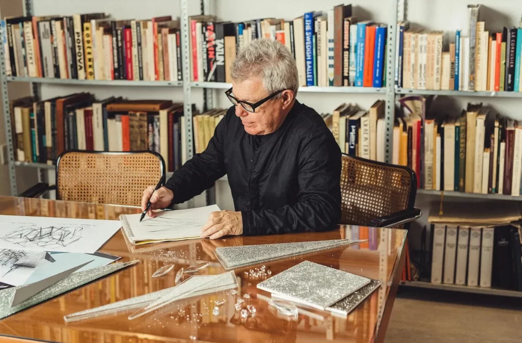 Daniel Libeskind drawing his plans 