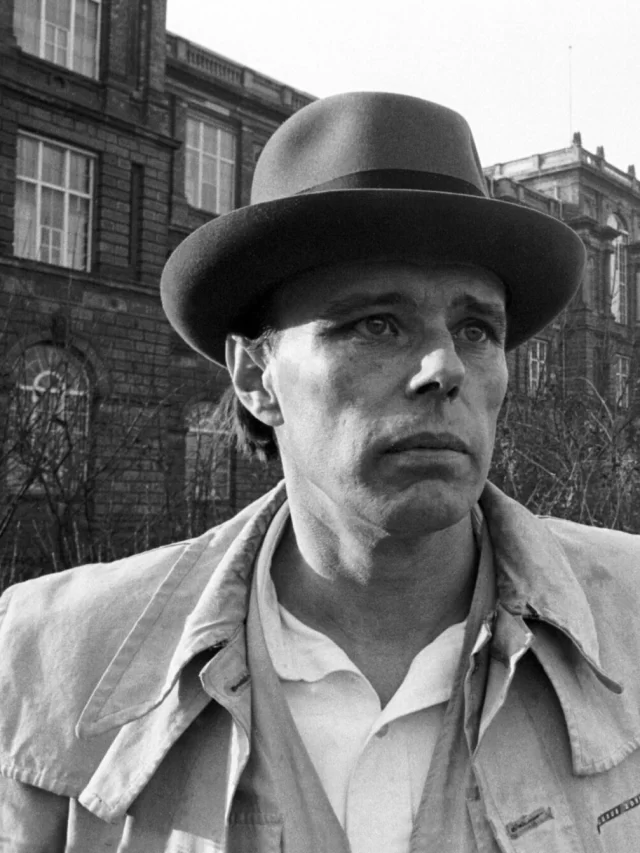 cropped-Portrait-of-Joseph-Beuys-Courtesy-SZ-Photos.webp