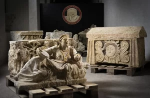 Italian Authorities Recover €8 Million Worth of Etruscan Artefacts From Two “Amateur” and “Clumsy” Tomb Raiders