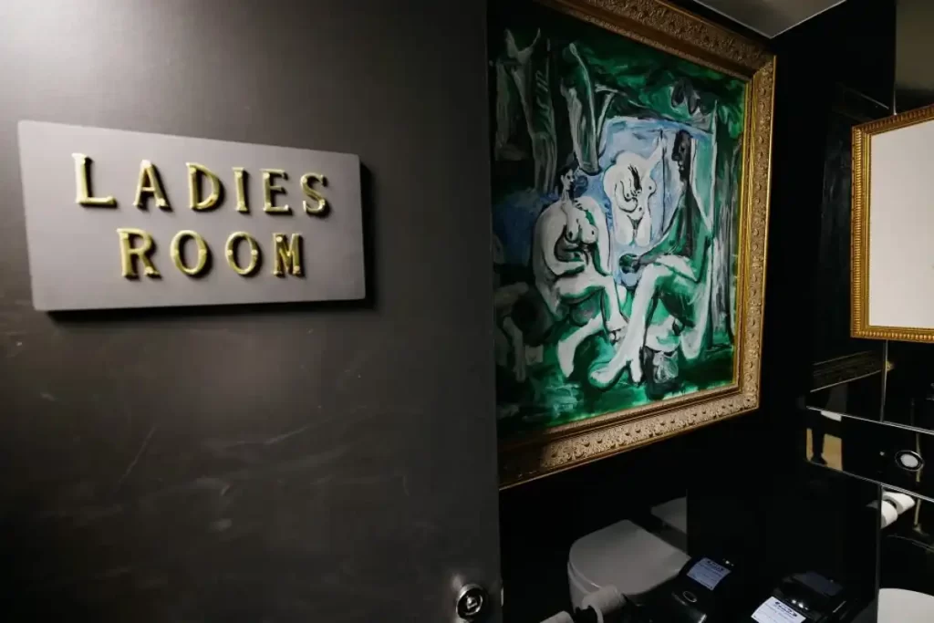 Ladies Room