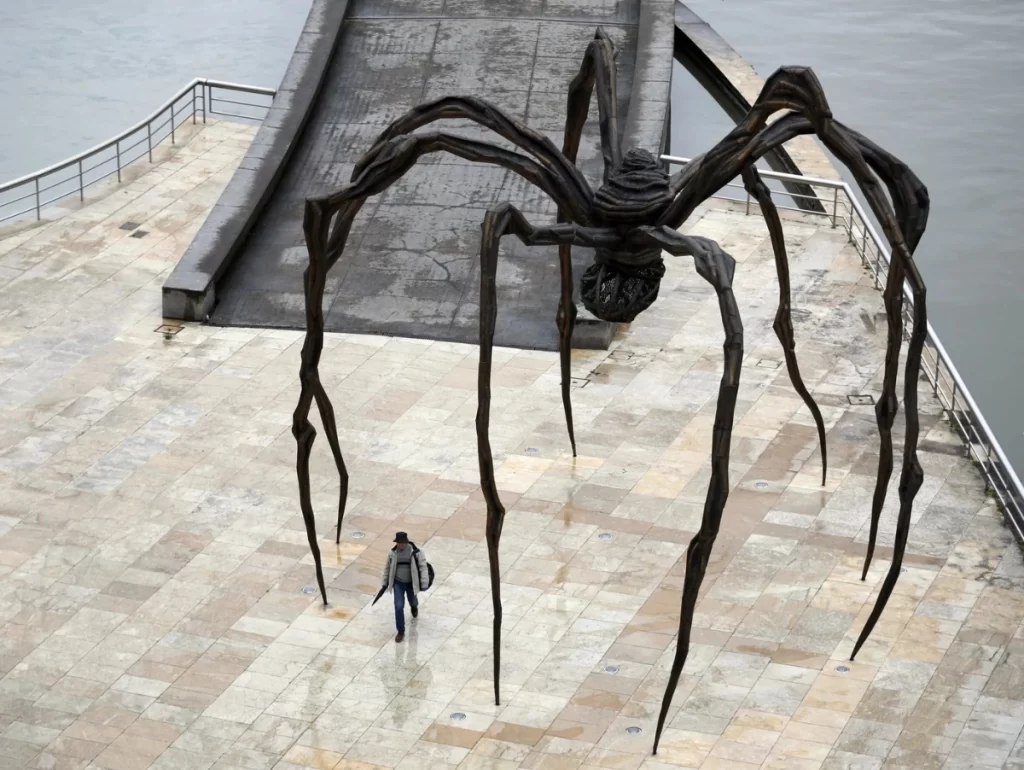 Louise Bourgeois Maman 