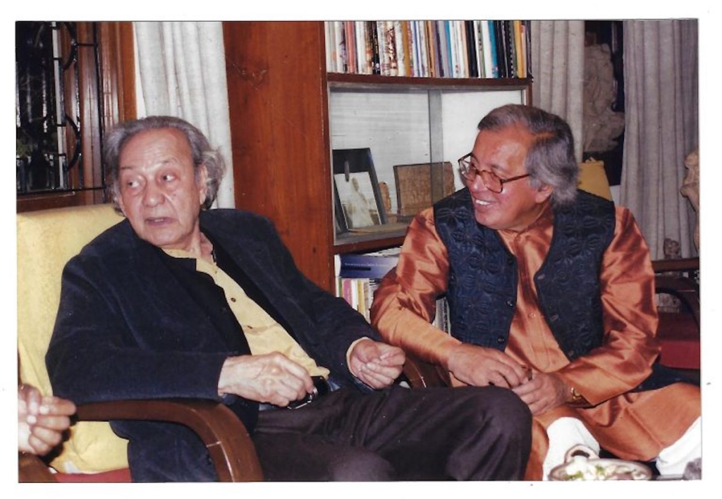 Ashok Vajpeyi and S.H.Raza looking at each other with love